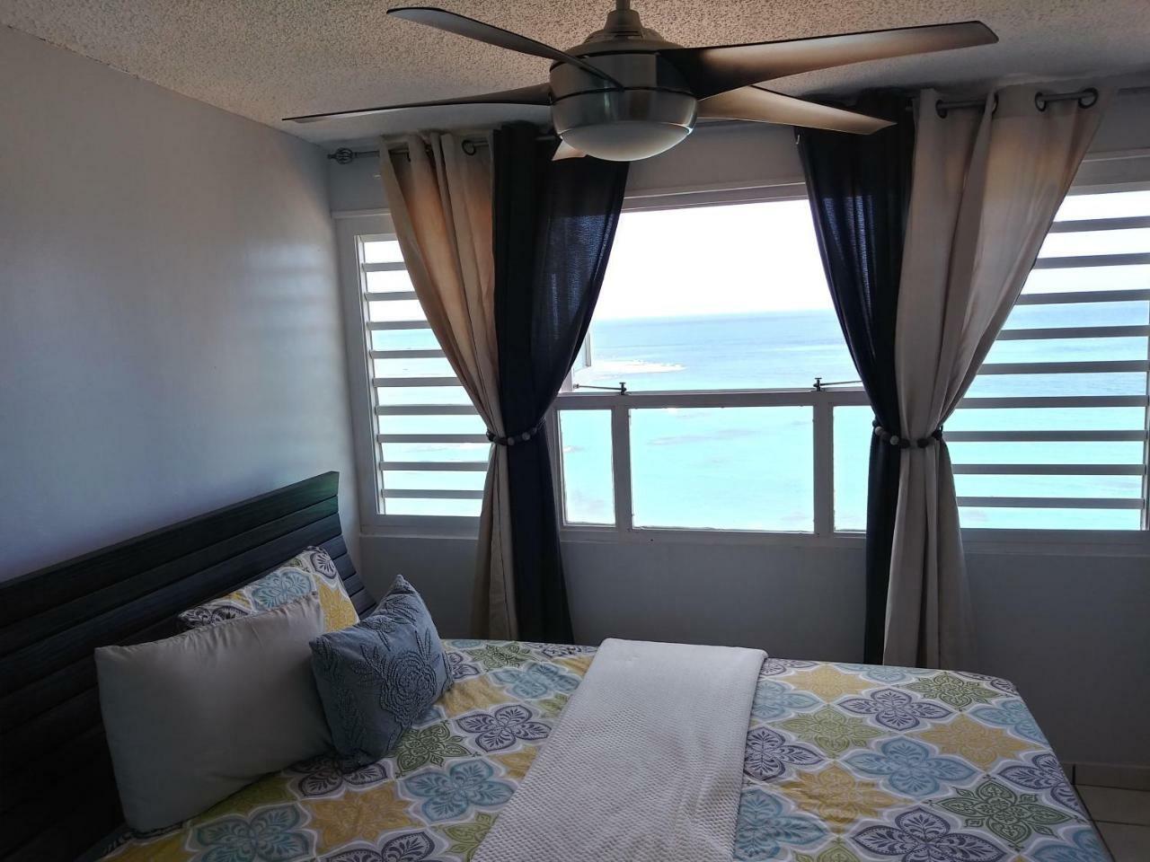 Breezy Beachfront Property With View Of Paradise Luquillo Exterior foto